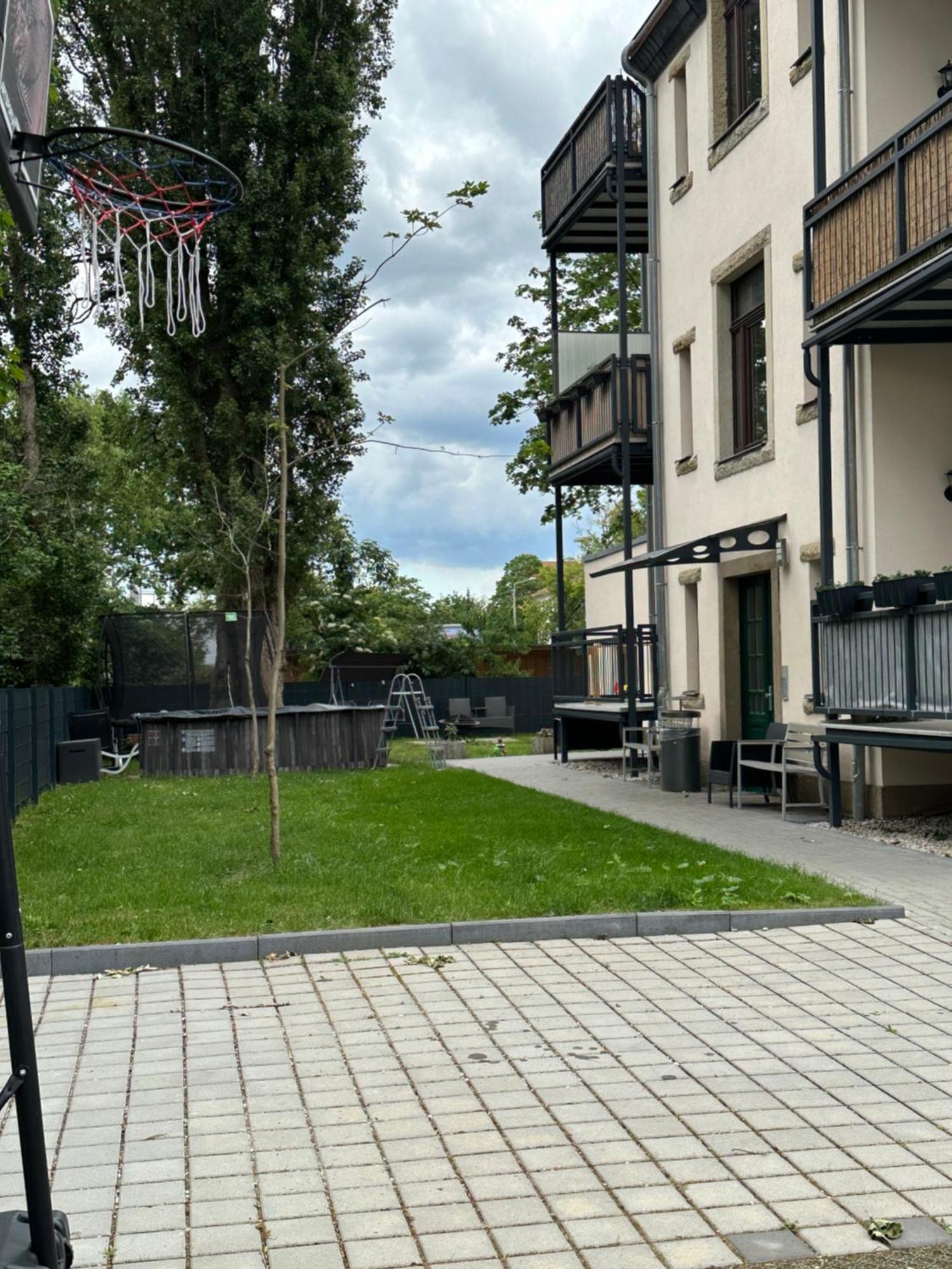 Villarina Dresden Buitenkant foto