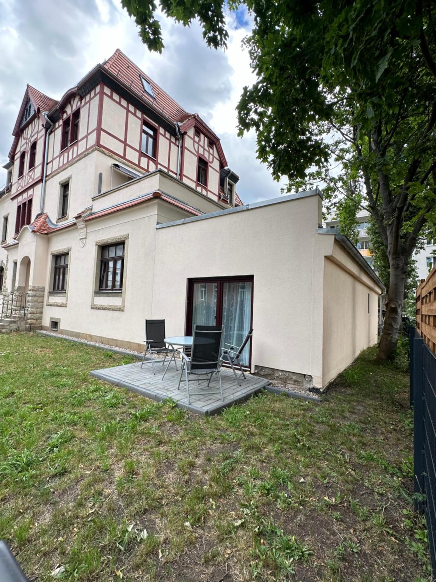 Villarina Dresden Buitenkant foto